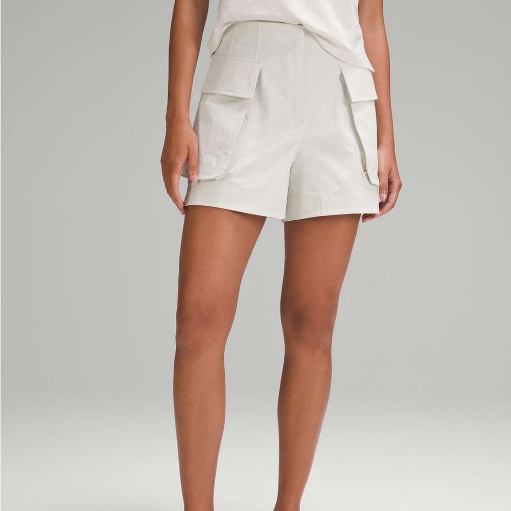 Lululemon Relaxed-Fit Super-High-Rise Cargo Short 4"